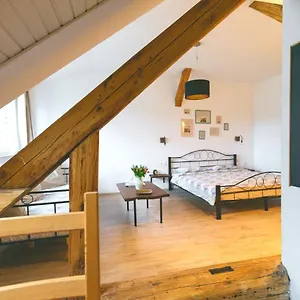 https://cosy-apartments-on-the-main-square.hotels-in-ljubljana.com